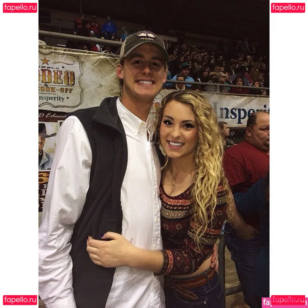 Caroline Wall Onlyfans Photo Gallery 