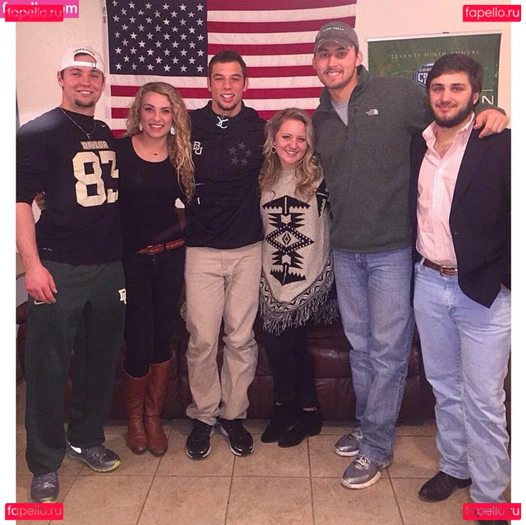 Caroline Wall Onlyfans Photo Gallery 