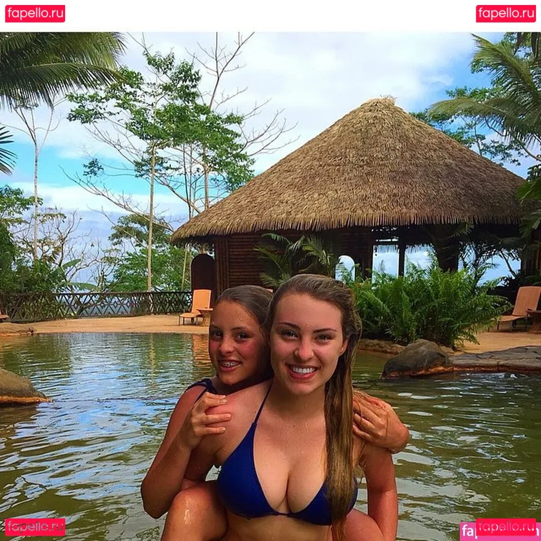 Caroline Wall Onlyfans Photo Gallery 