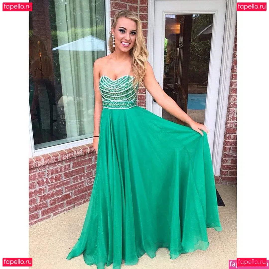 Caroline Wall Onlyfans Photo Gallery 