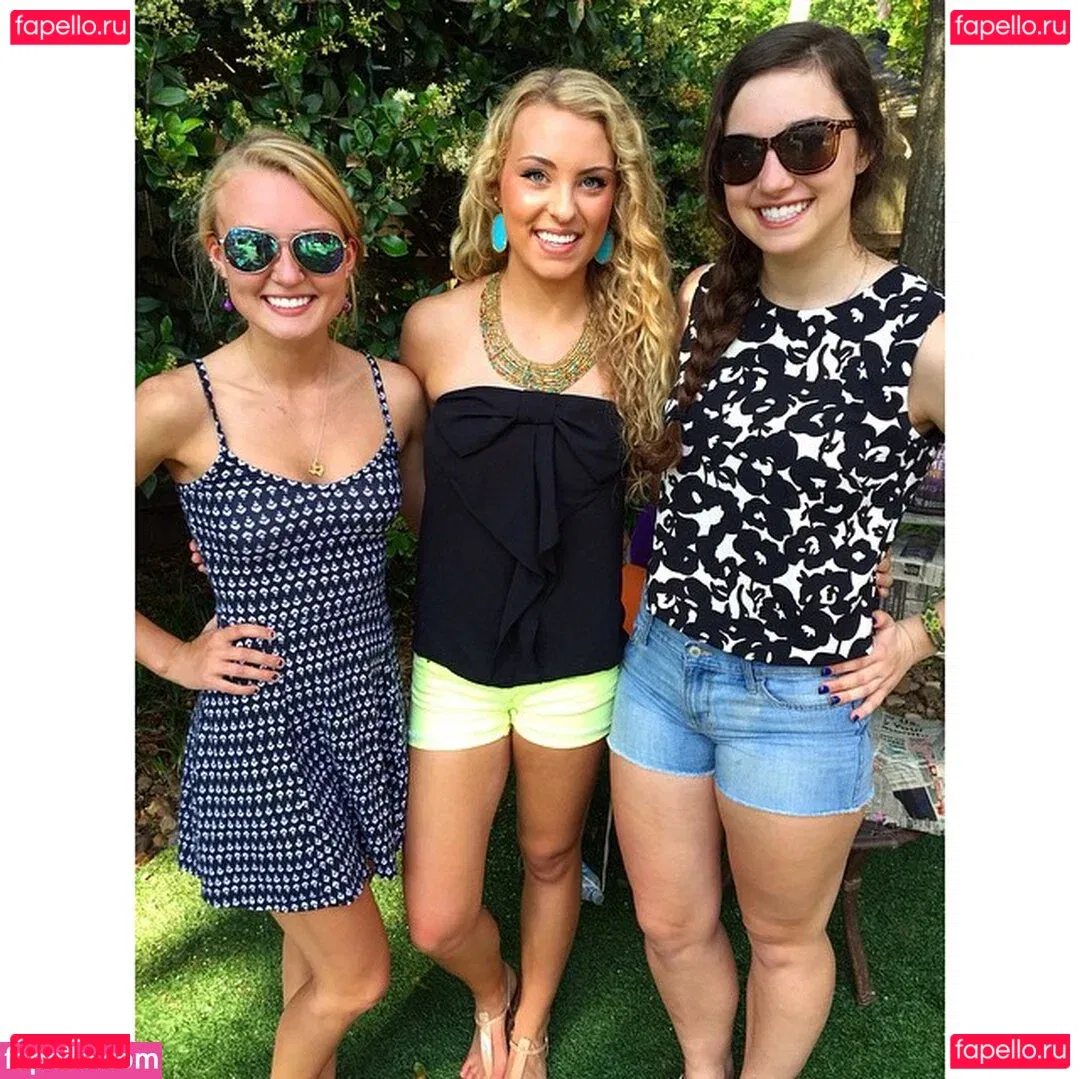 Caroline Wall Onlyfans Photo Gallery 