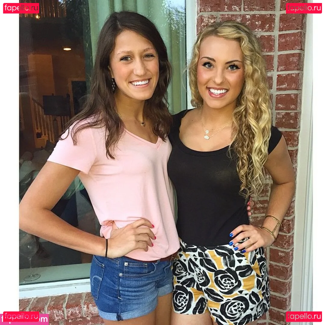 Caroline Wall Onlyfans Photo Gallery 