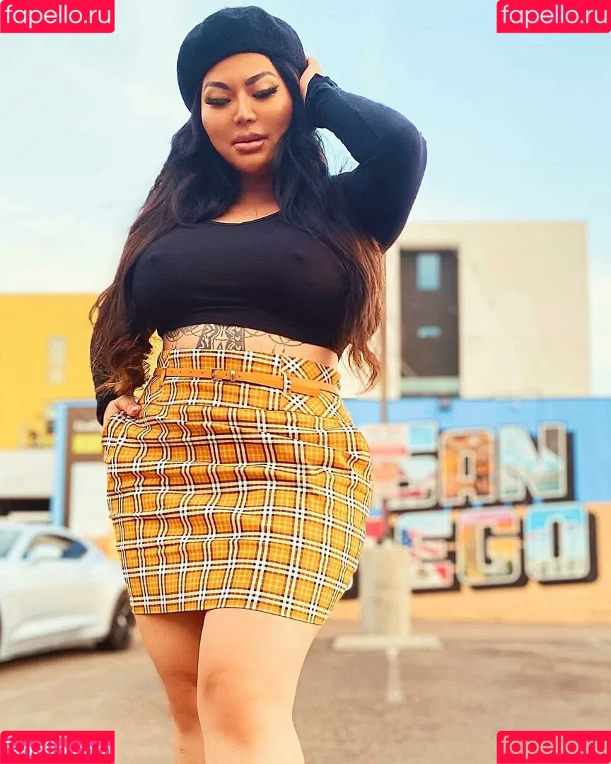 Mizuki Brown Onlyfans Photo Gallery 