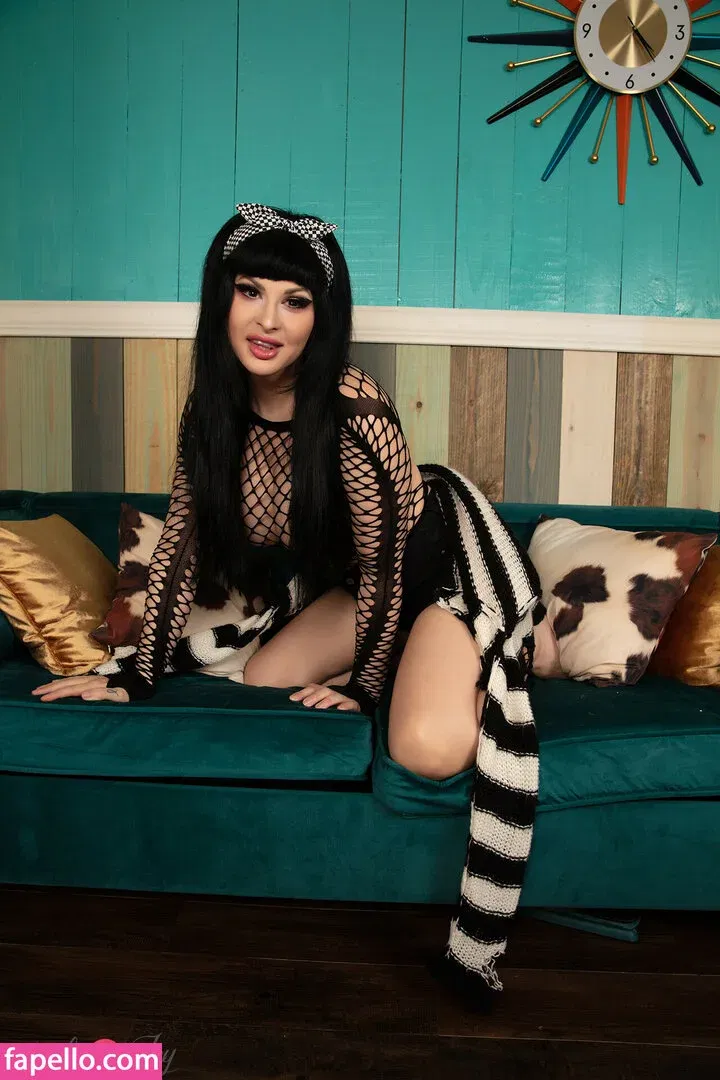 Bailey Jay Onlyfans Photo Gallery 