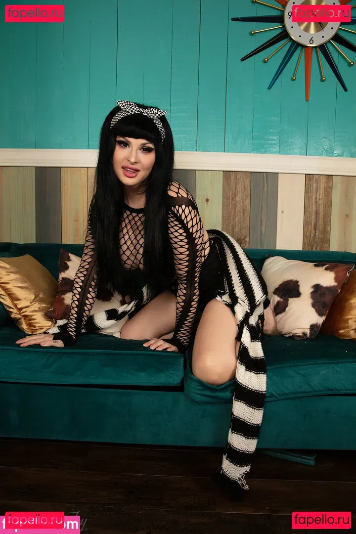 Bailey Jay Onlyfans Photo Gallery 