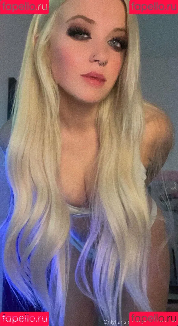 katiewarren18 Onlyfans Photo Gallery 
