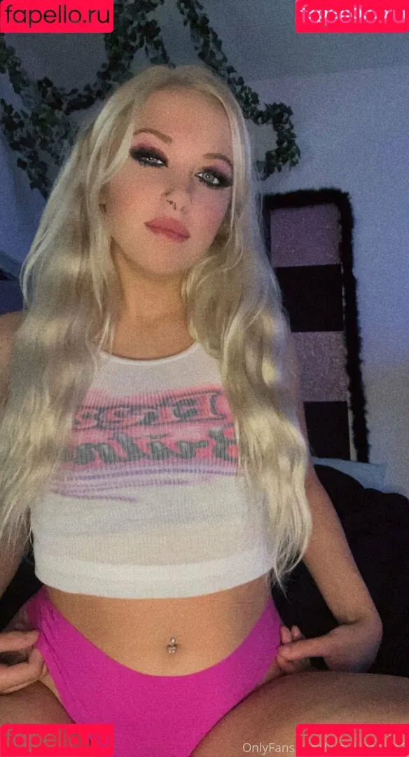 katiewarren18 Onlyfans Photo Gallery 