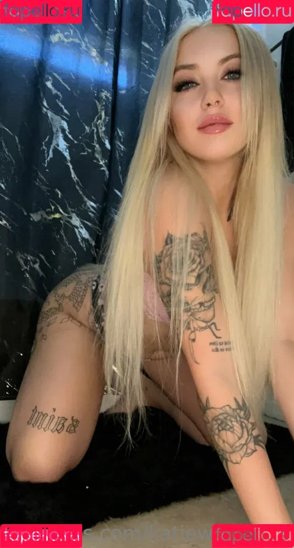 katiewarren18 Onlyfans Photo Gallery 