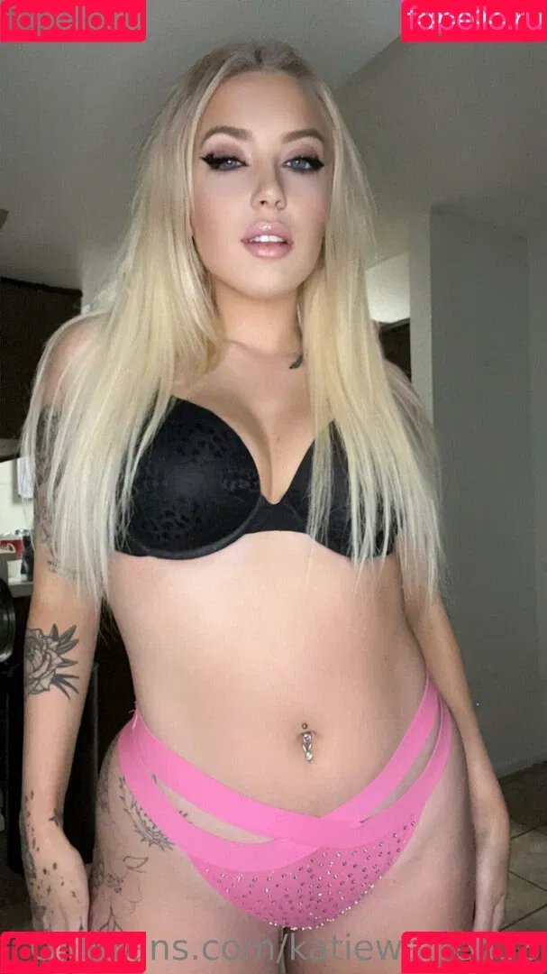 katiewarren18 Onlyfans Photo Gallery 