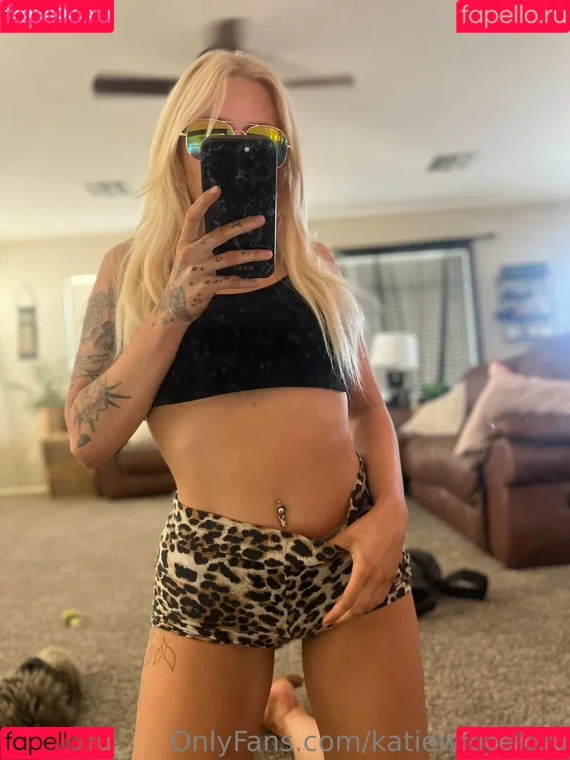 katiewarren18 Onlyfans Photo Gallery 