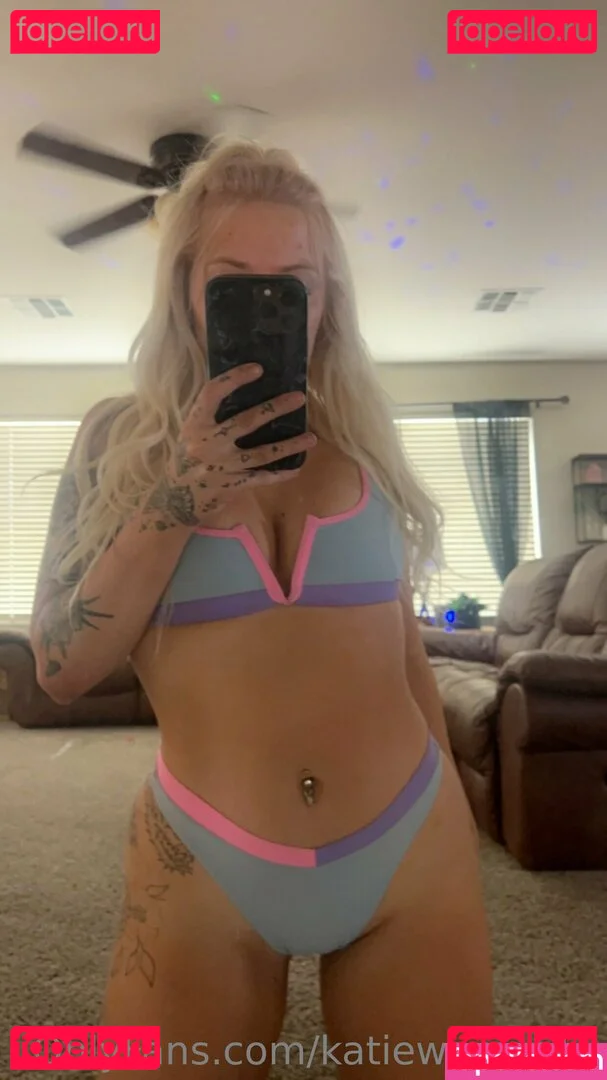 katiewarren18 Onlyfans Photo Gallery 