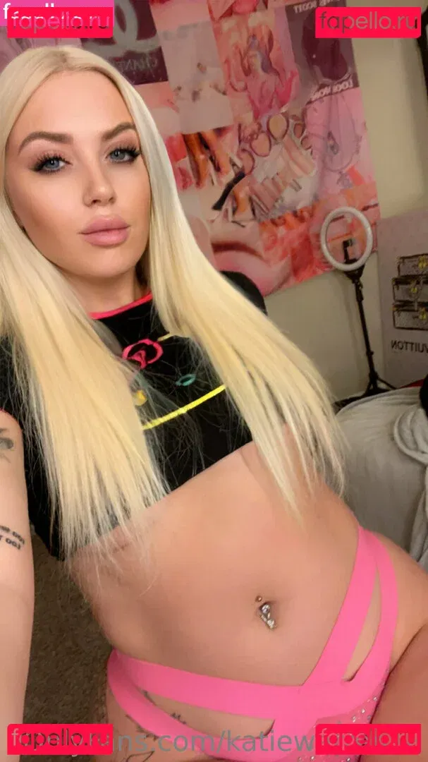 katiewarren18 Onlyfans Photo Gallery 