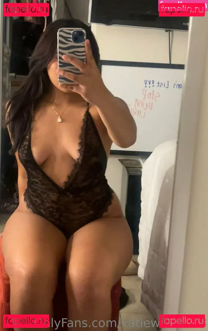 katiewarren18 Onlyfans Photo Gallery 