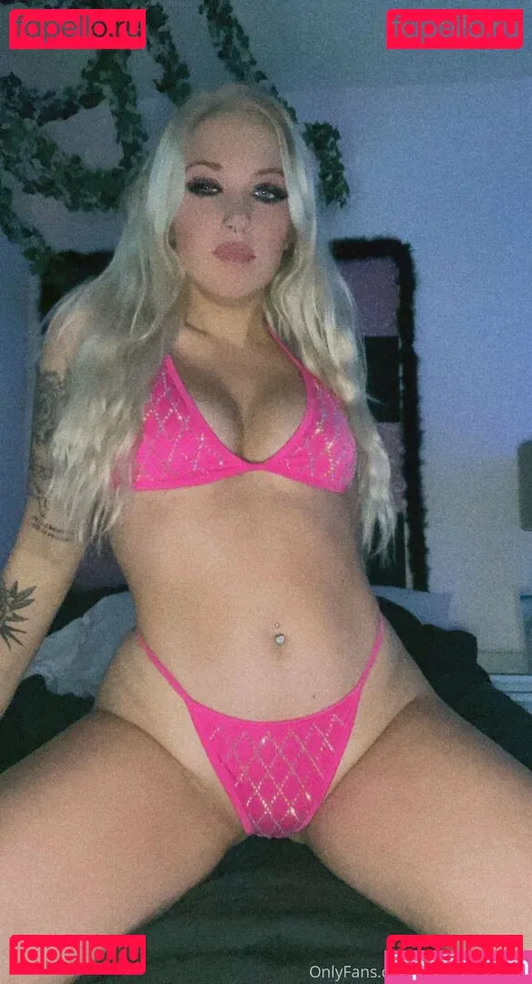 katiewarren18 Onlyfans Photo Gallery 