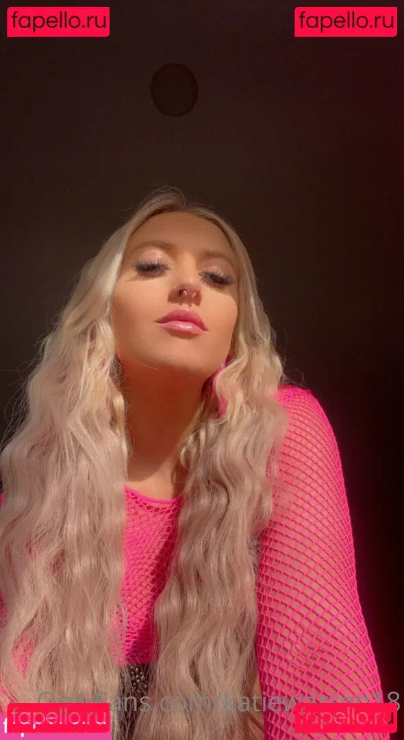 katiewarren18 Onlyfans Photo Gallery 