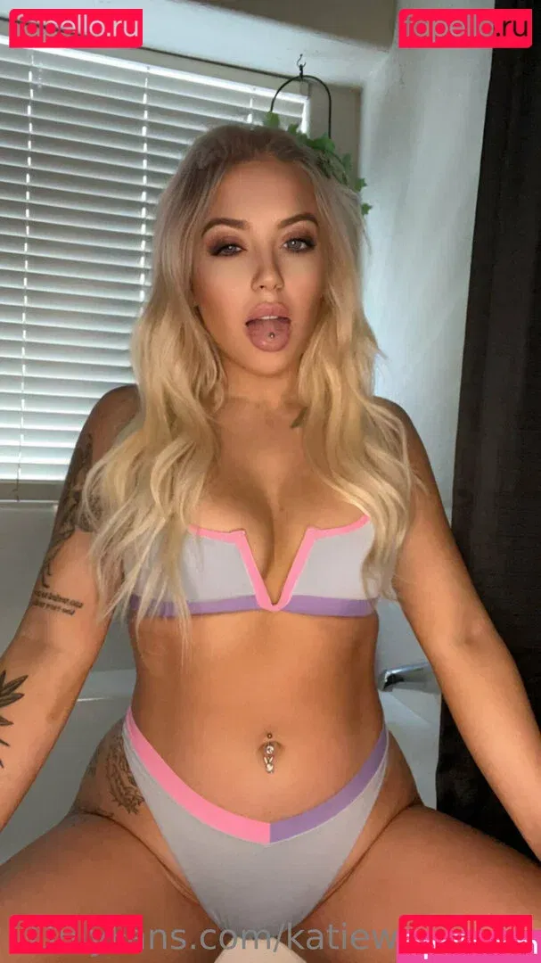 katiewarren18 Onlyfans Photo Gallery 