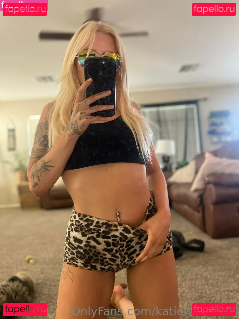 katiewarren18 Onlyfans Photo Gallery 