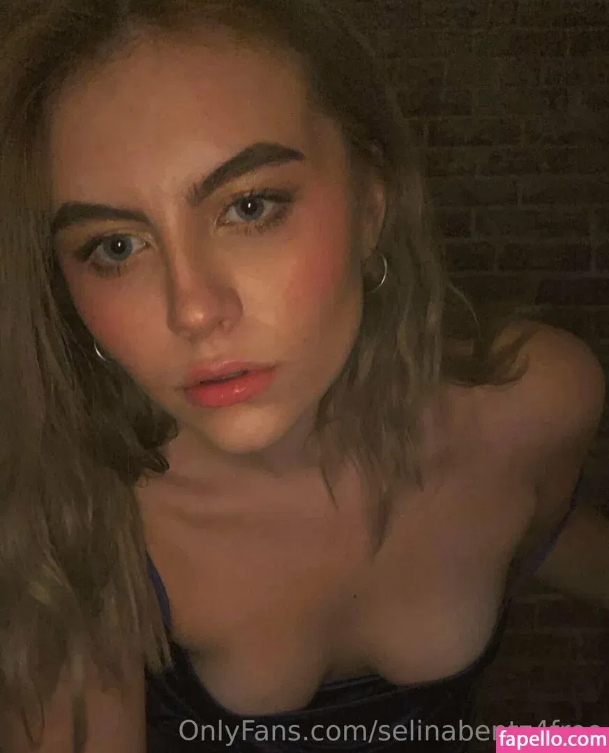 selinabentz4free Onlyfans Photo Gallery 