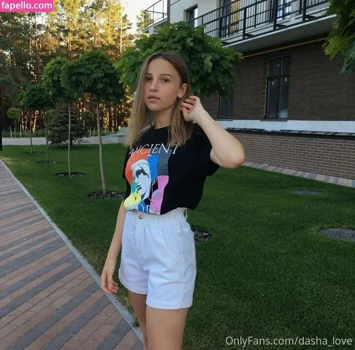 dasha_love Onlyfans Photo Gallery 