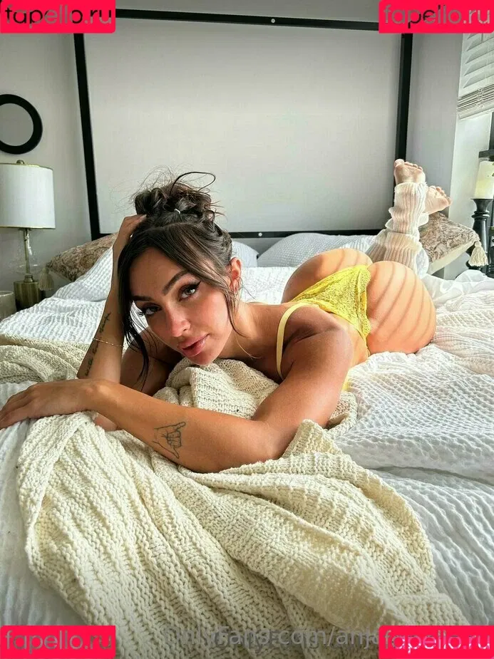 anjalikara_of Onlyfans Photo Gallery 