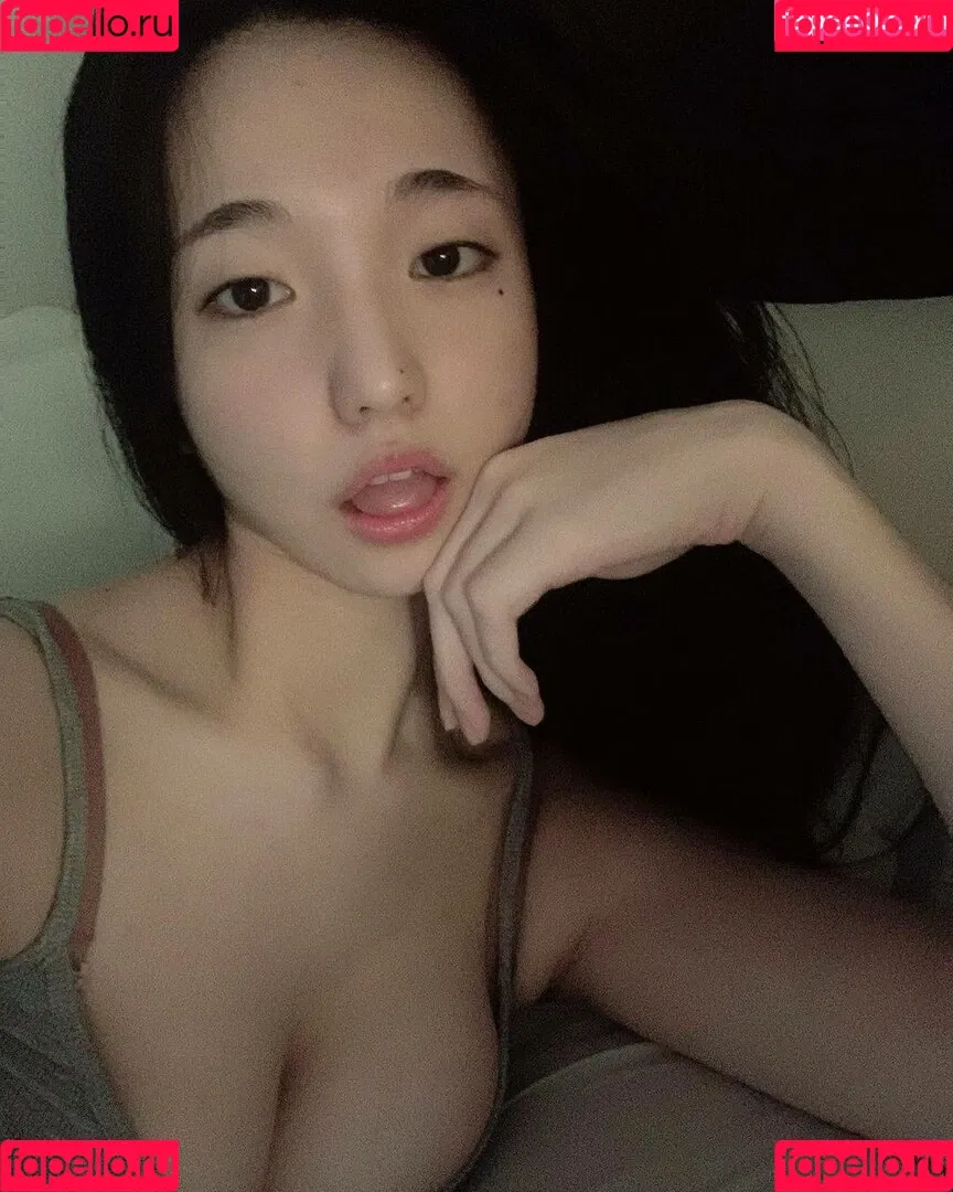 Lee Yeonwoo Onlyfans Photo Gallery 