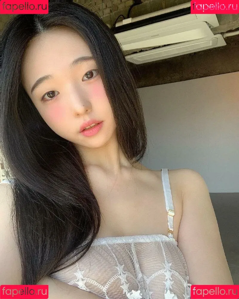 Lee Yeonwoo Onlyfans Photo Gallery 