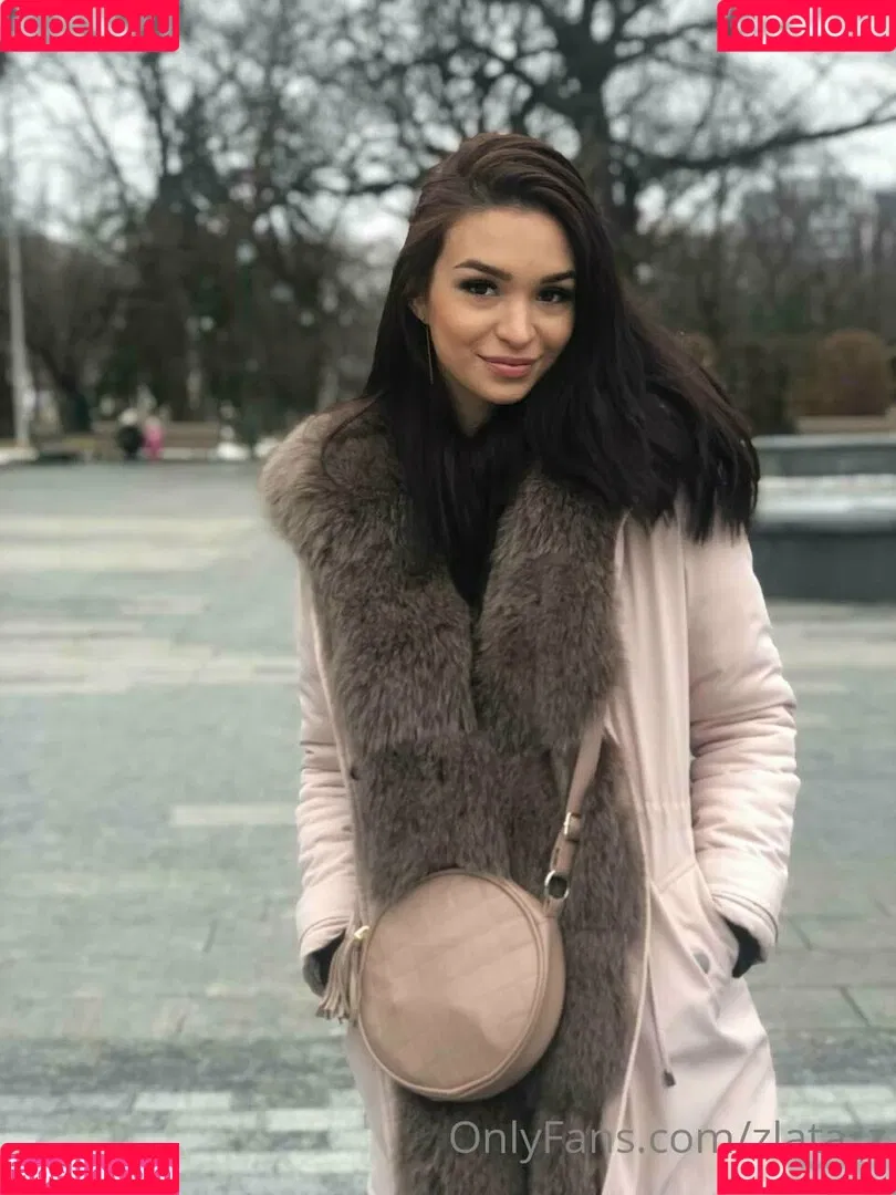 golden_zlata Onlyfans Photo Gallery 