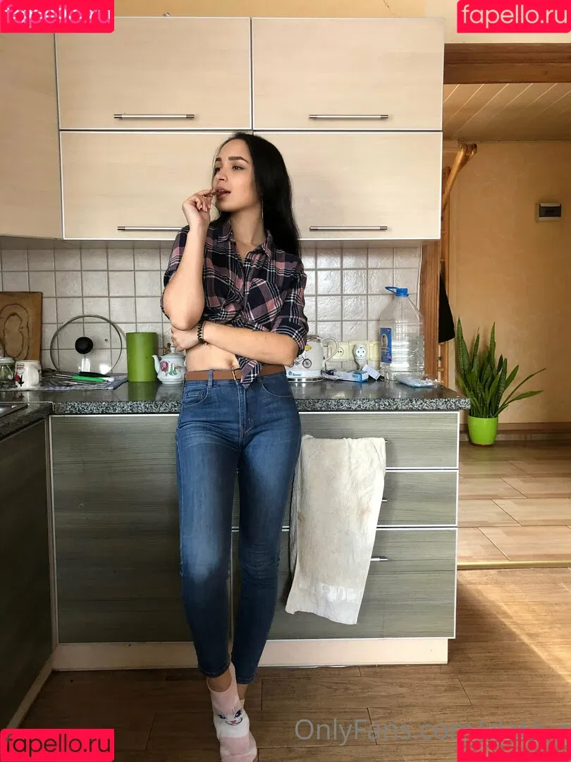 golden_zlata Onlyfans Photo Gallery 