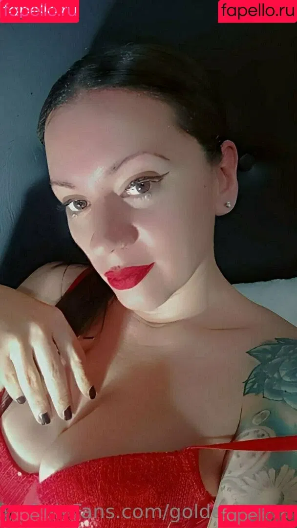 golden_zlata Onlyfans Photo Gallery 