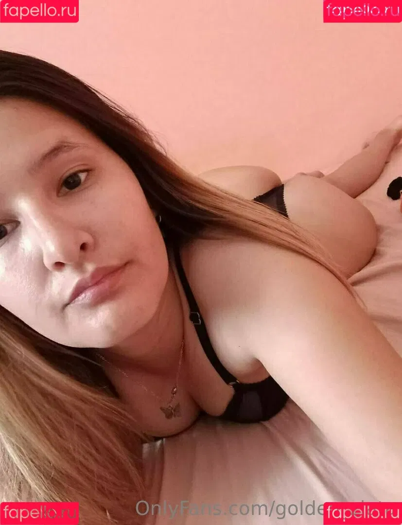golden_zlata Onlyfans Photo Gallery 