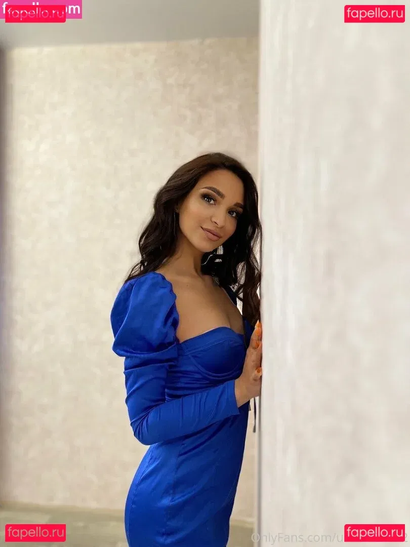 golden_zlata Onlyfans Photo Gallery 