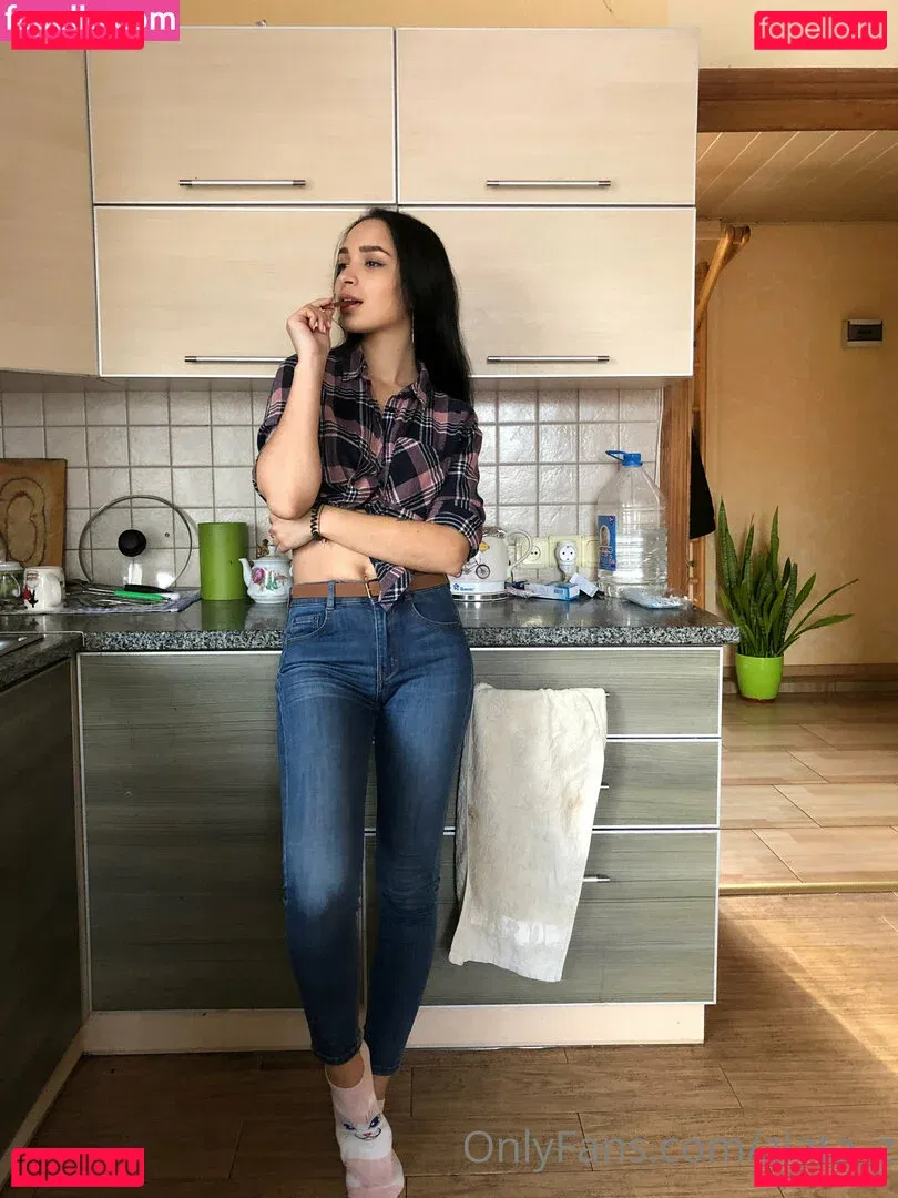 golden_zlata Onlyfans Photo Gallery 