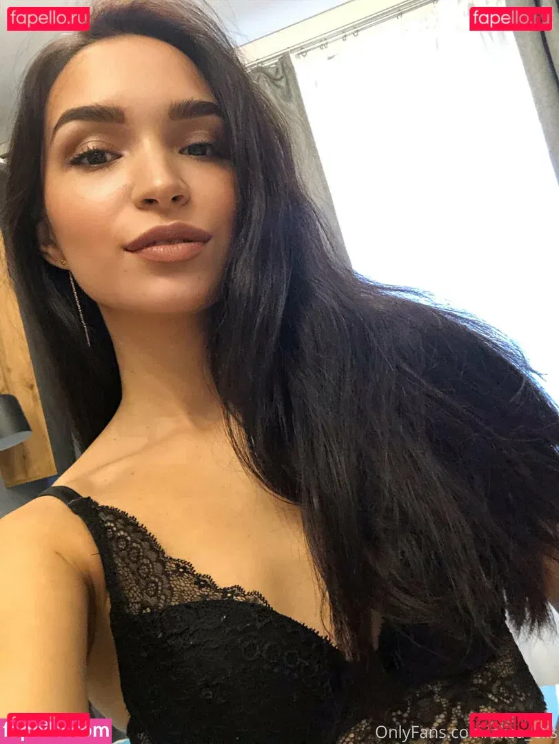 golden_zlata Onlyfans Photo Gallery 