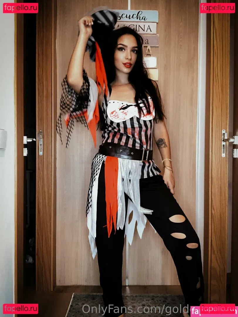 golden_zlata Onlyfans Photo Gallery 