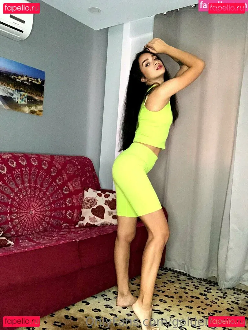 golden_zlata Onlyfans Photo Gallery 