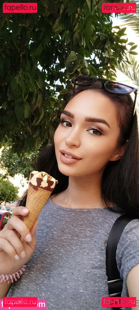 golden_zlata Onlyfans Photo Gallery 