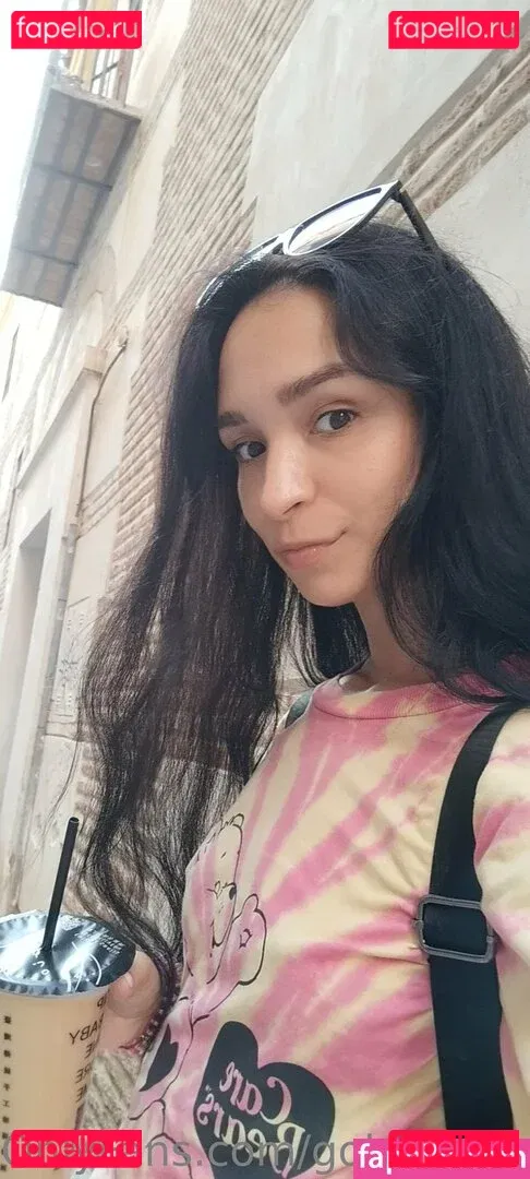 golden_zlata Onlyfans Photo Gallery 