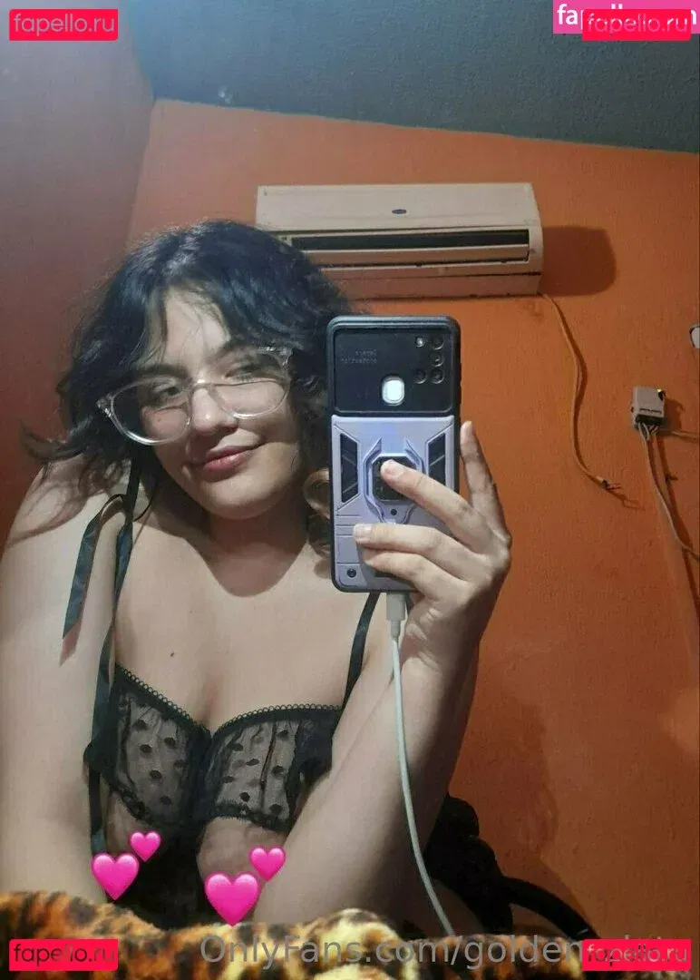golden_zlata Onlyfans Photo Gallery 
