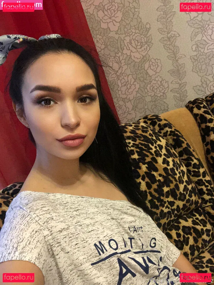 golden_zlata Onlyfans Photo Gallery 