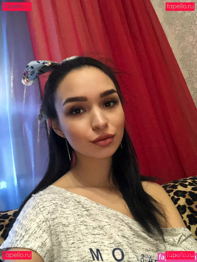 golden_zlata Onlyfans Photo Gallery 