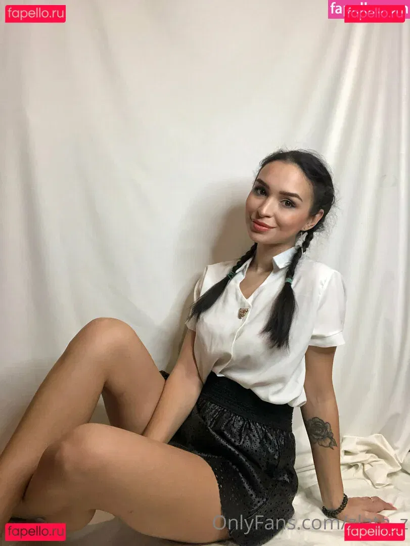 golden_zlata Onlyfans Photo Gallery 