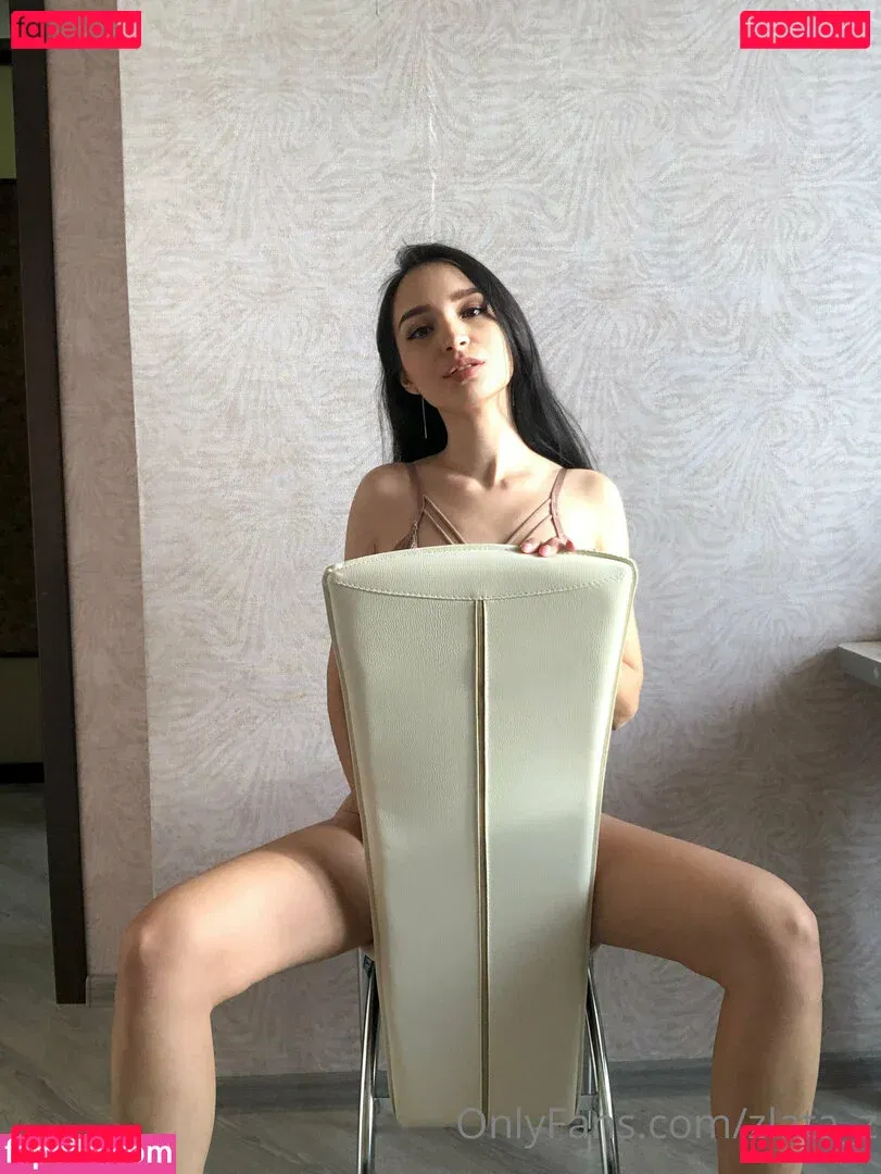 golden_zlata Onlyfans Photo Gallery 