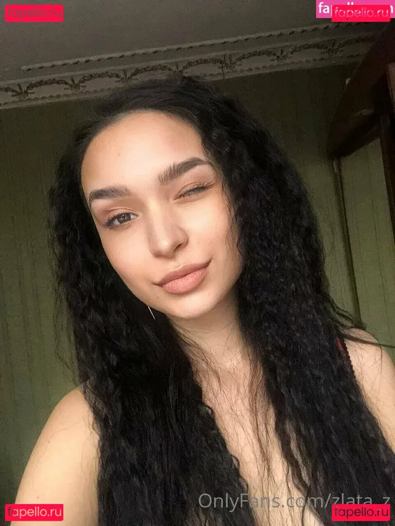 golden_zlata Onlyfans Photo Gallery 