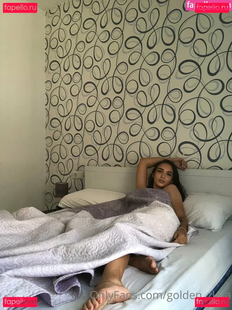 golden_zlata Onlyfans Photo Gallery 