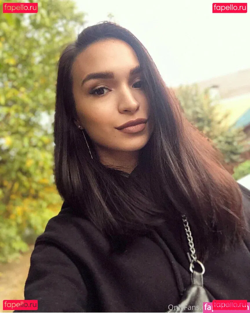 golden_zlata Onlyfans Photo Gallery 