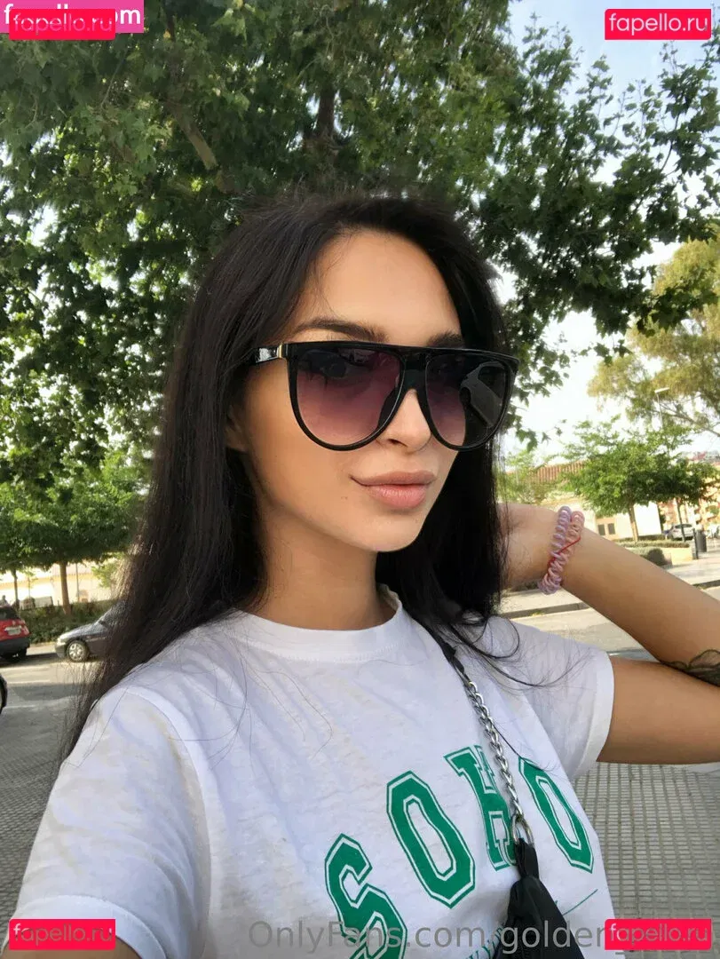 golden_zlata Onlyfans Photo Gallery 