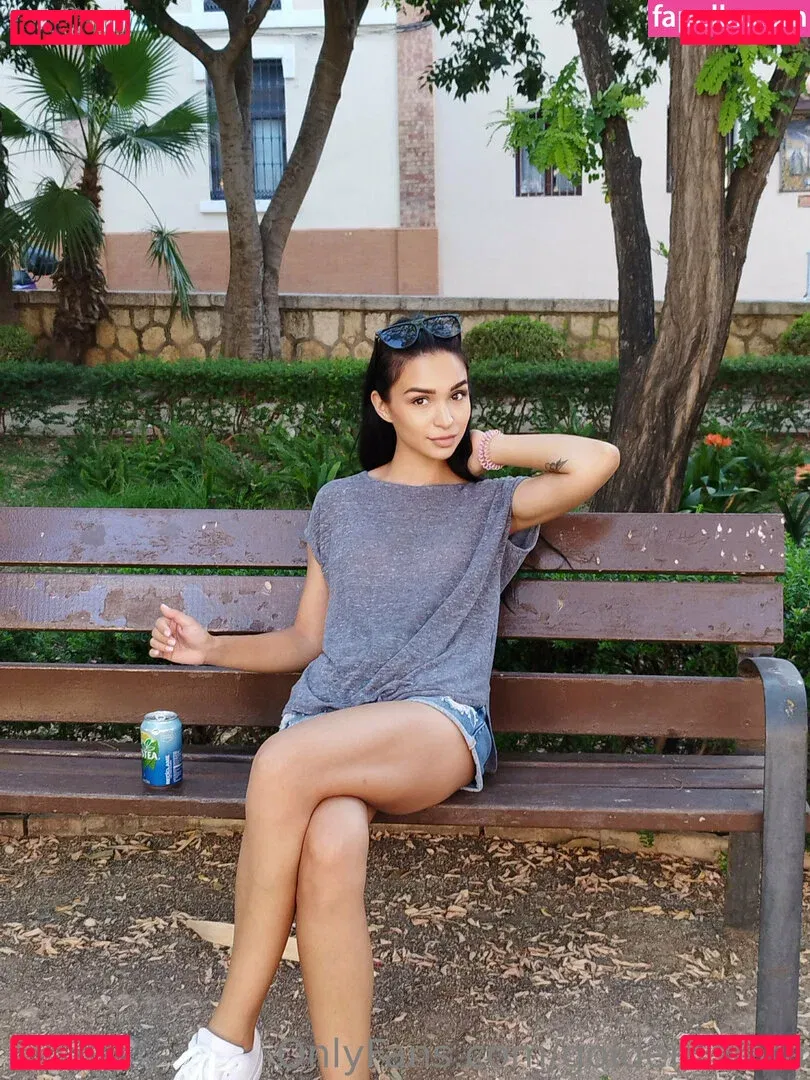 golden_zlata Onlyfans Photo Gallery 