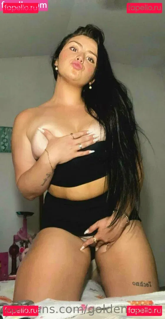 golden_zlata Onlyfans Photo Gallery 