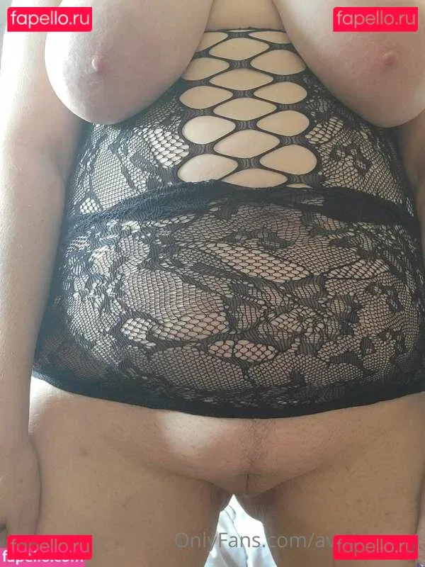 Ave Stone Onlyfans Photo Gallery 