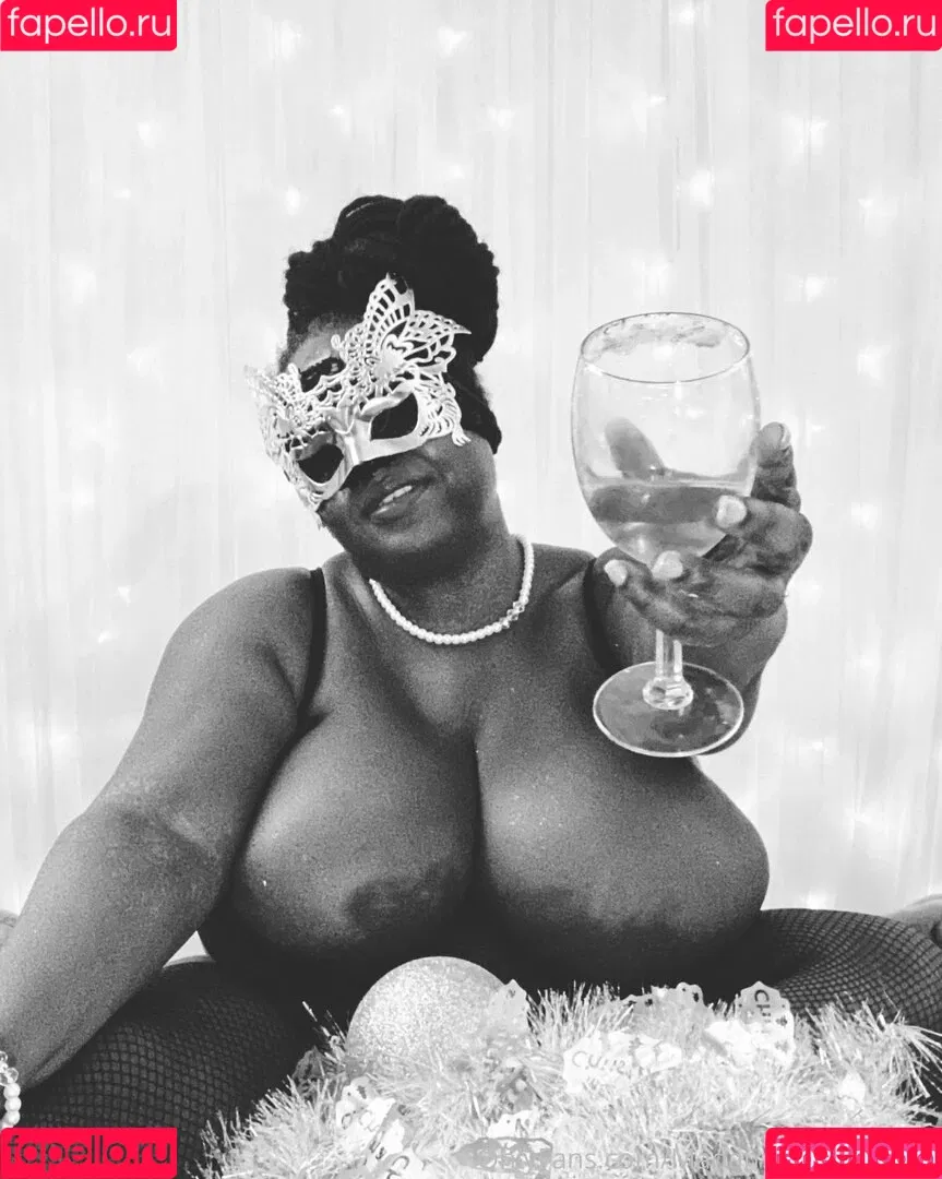 madamemammaries Onlyfans Photo Gallery 